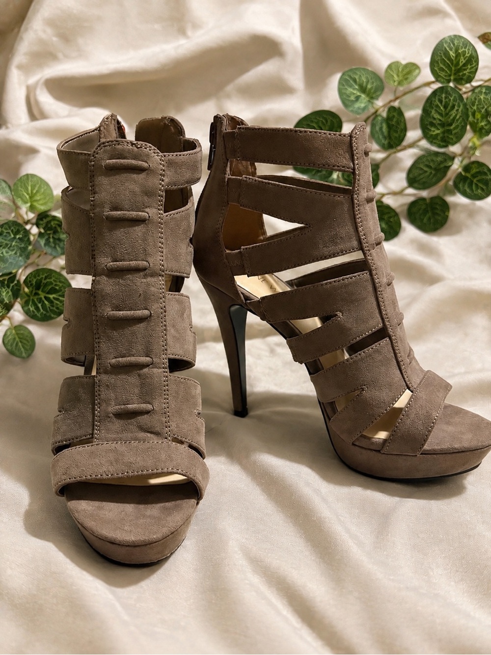 Nine West Women’s Taupe Suede Strappy High-Heel Sandals Size 6.5